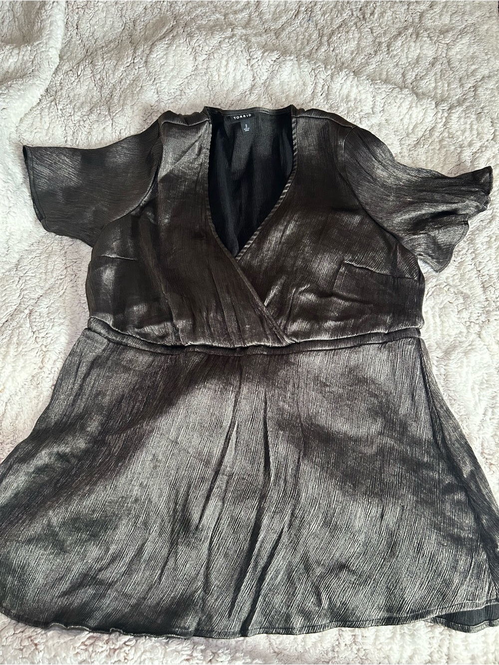 Torrid Blouse Lily Babydoll Crinkle Chiffon Surplice Womens Size 2 Black Gold